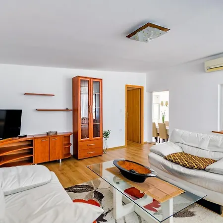 Comfort Holiday - With Parking And Balcony Апартаменты