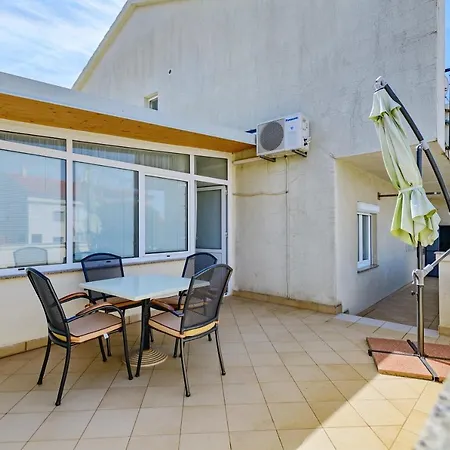 Comfort Holiday - With Parking And Balcony Апартаменты Задар