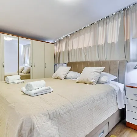 Comfort Holiday - With Parking And Balcony