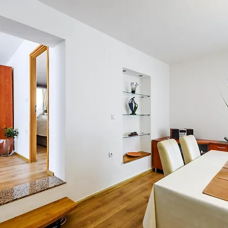 Apartment Comfort Holiday - With Parking And Balcony