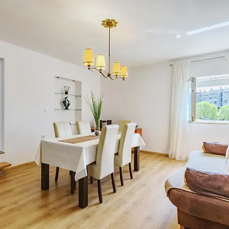 Apartment Comfort Holiday - With Parking And Balcony *