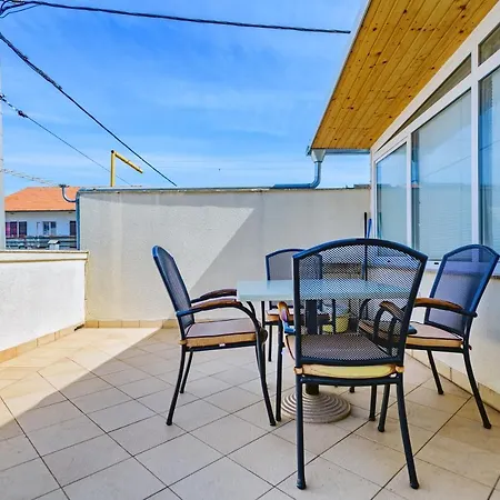 Comfort Holiday - With Parking And Balcony Apartment Zadar