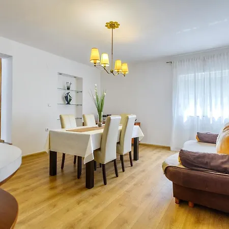 Apartment Comfort Holiday - With Parking And Balcony *